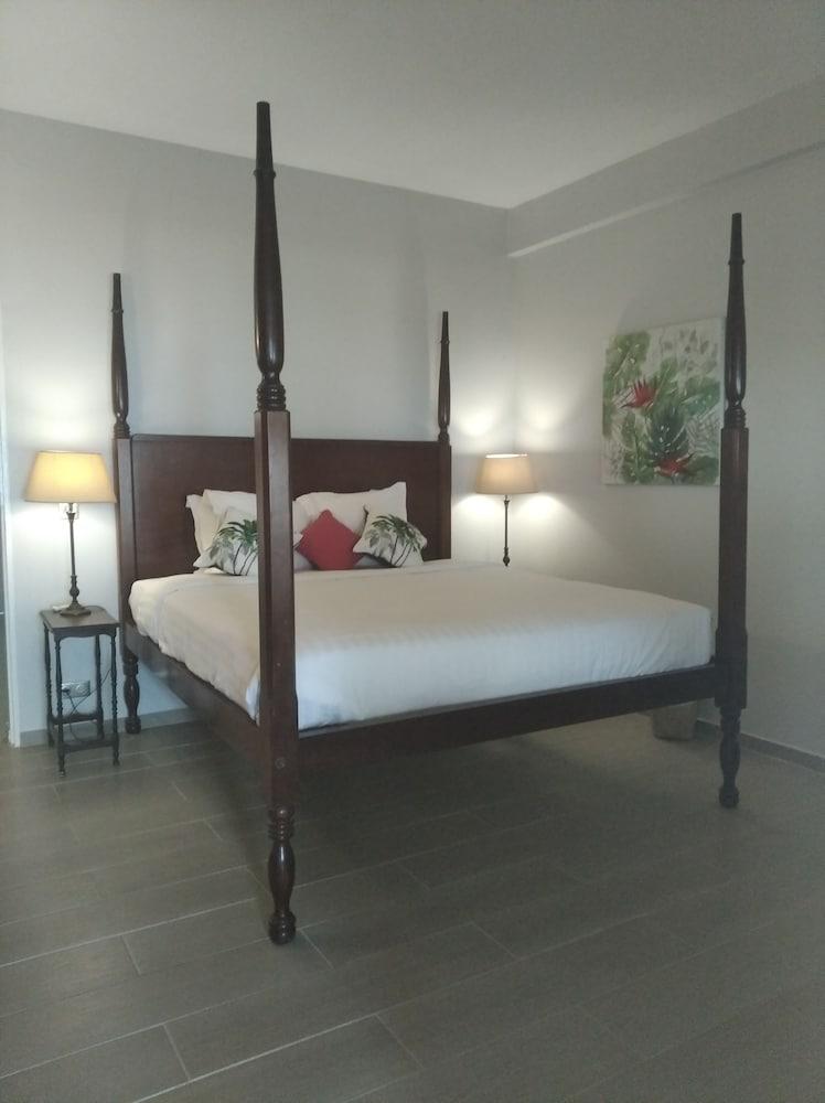 Hotel Fregate Bleue Ле-Франсуа Екстер'єр фото