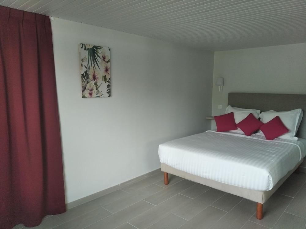 Hotel Fregate Bleue Ле-Франсуа Екстер'єр фото